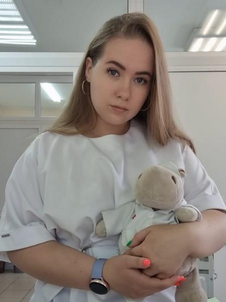 Стоматолог Бурцева Елена Михайловна